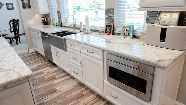 Open Concept Kitchen minimalistisch-kueche