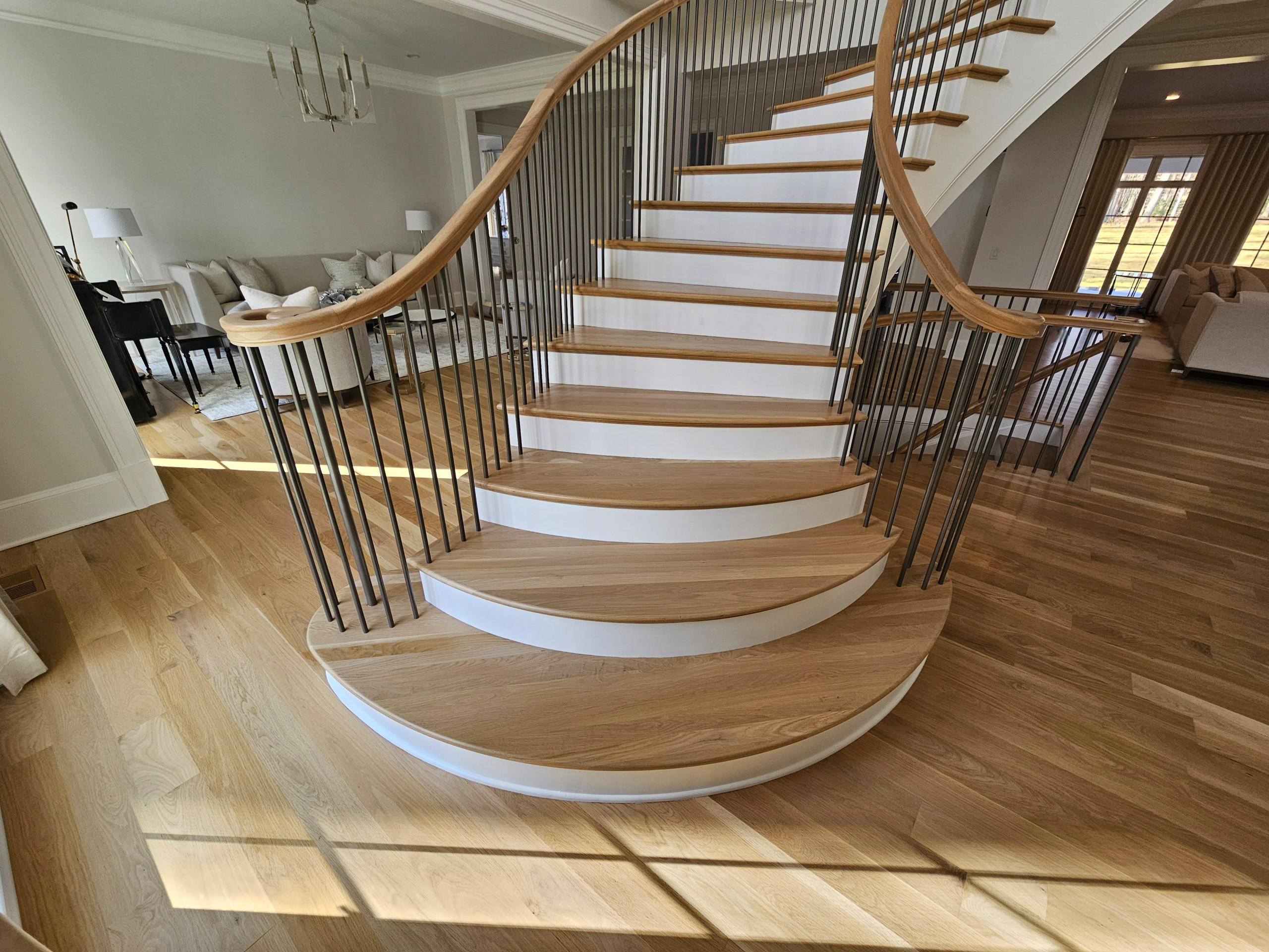 116_Elegant & Eye-catching Curved Staircase, Leesburg VA 20175