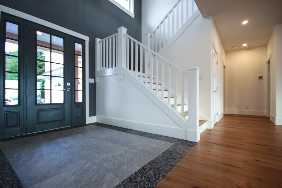Entryway - transitional entryway idea in Vancouver