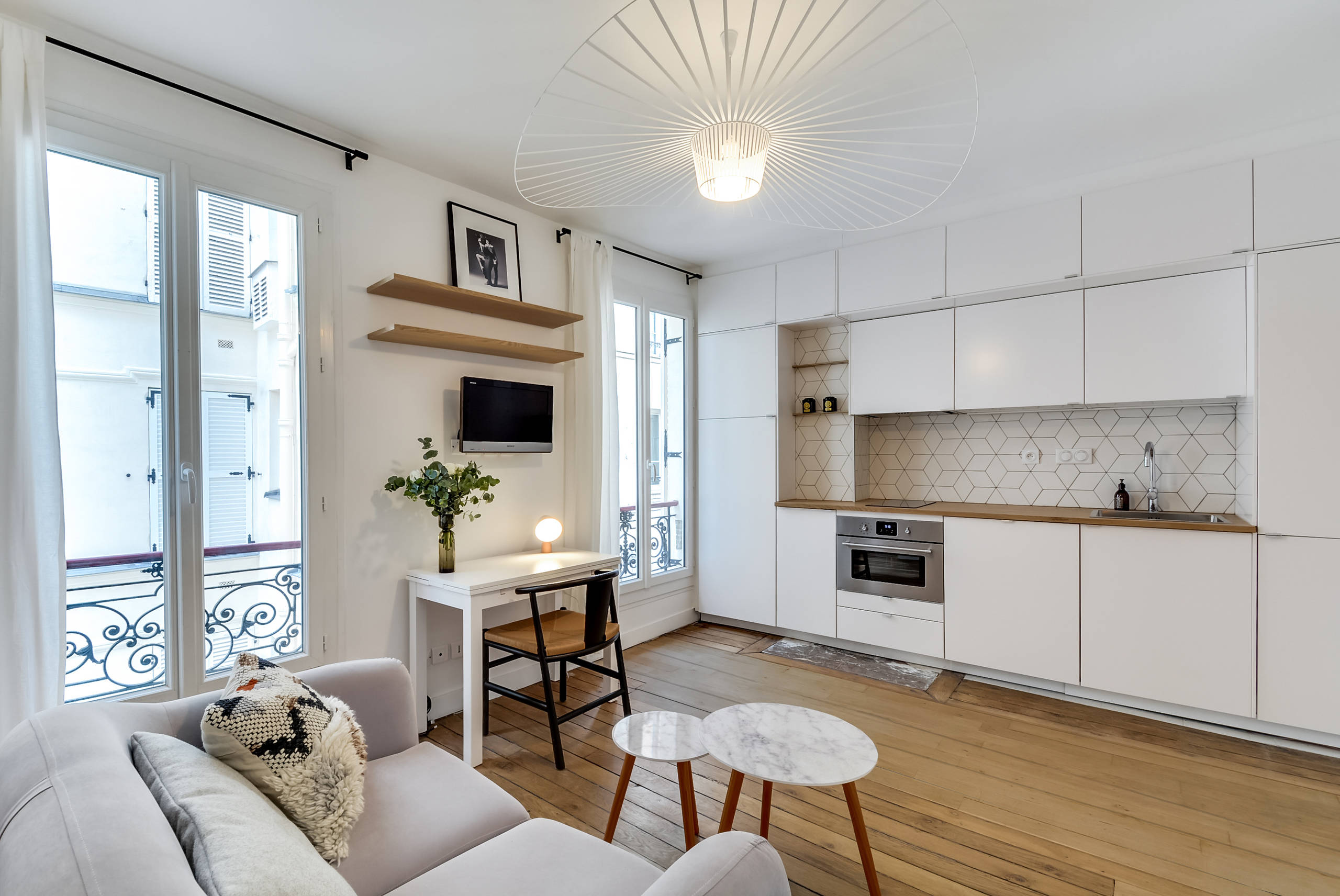 10+ small apartment living tips from design experts