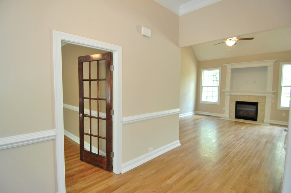 Elegant entryway photo in Raleigh
