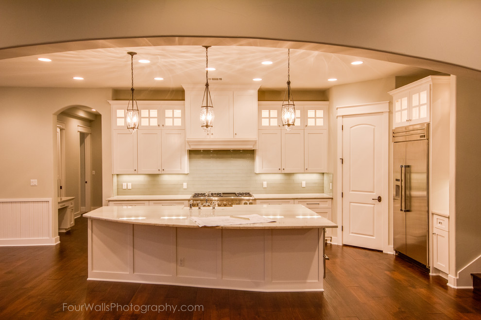Transitional kitchen photo in Austin