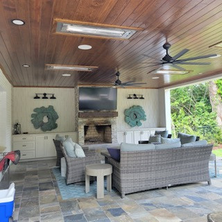 EXTERIOR NEW PORCH