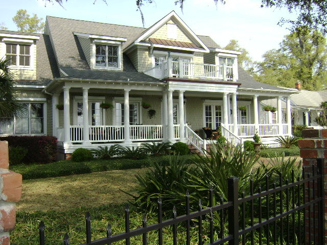 Design ideas for a traditional exterior in Raleigh.