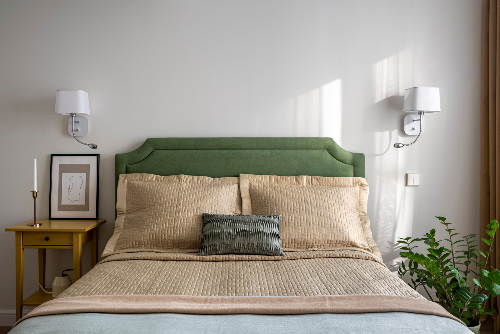 Квартира с акцентами и зеркальной дверью