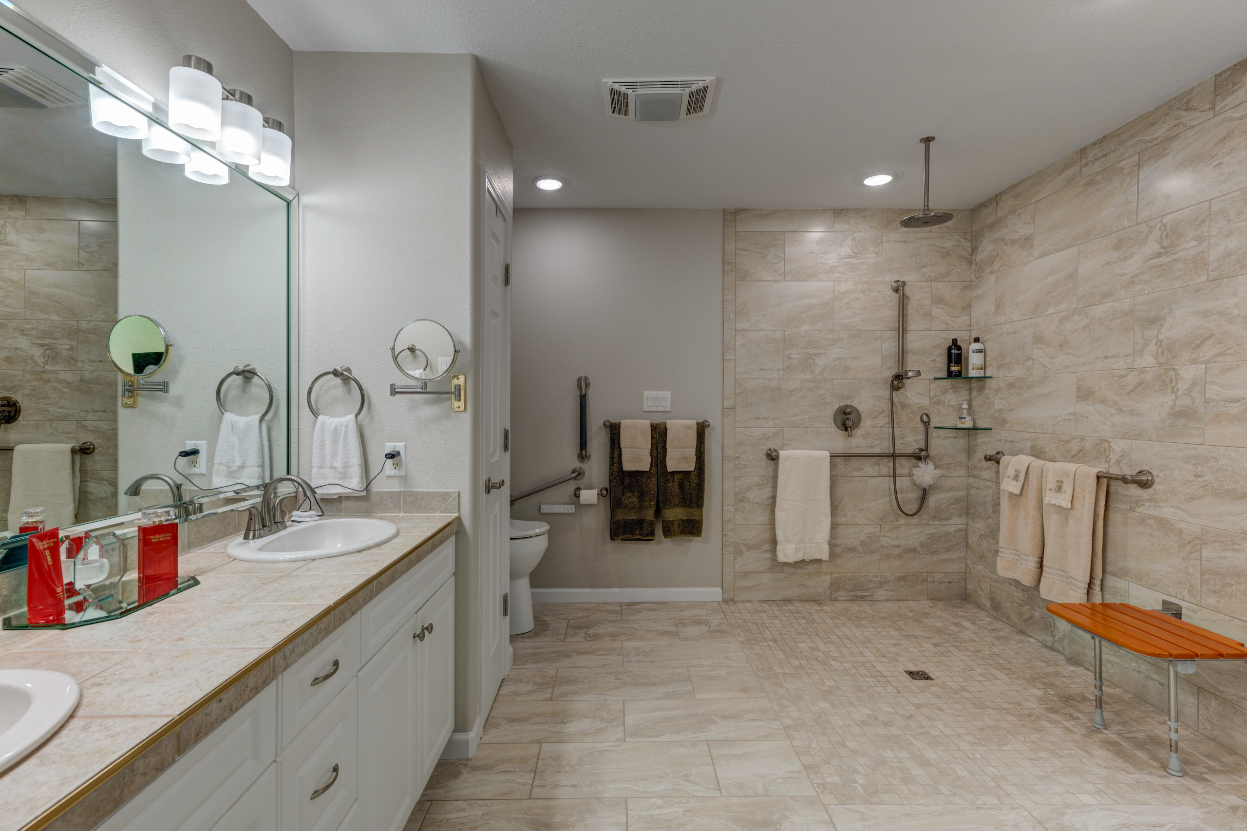 355 Lakeview Drive - Bathroom