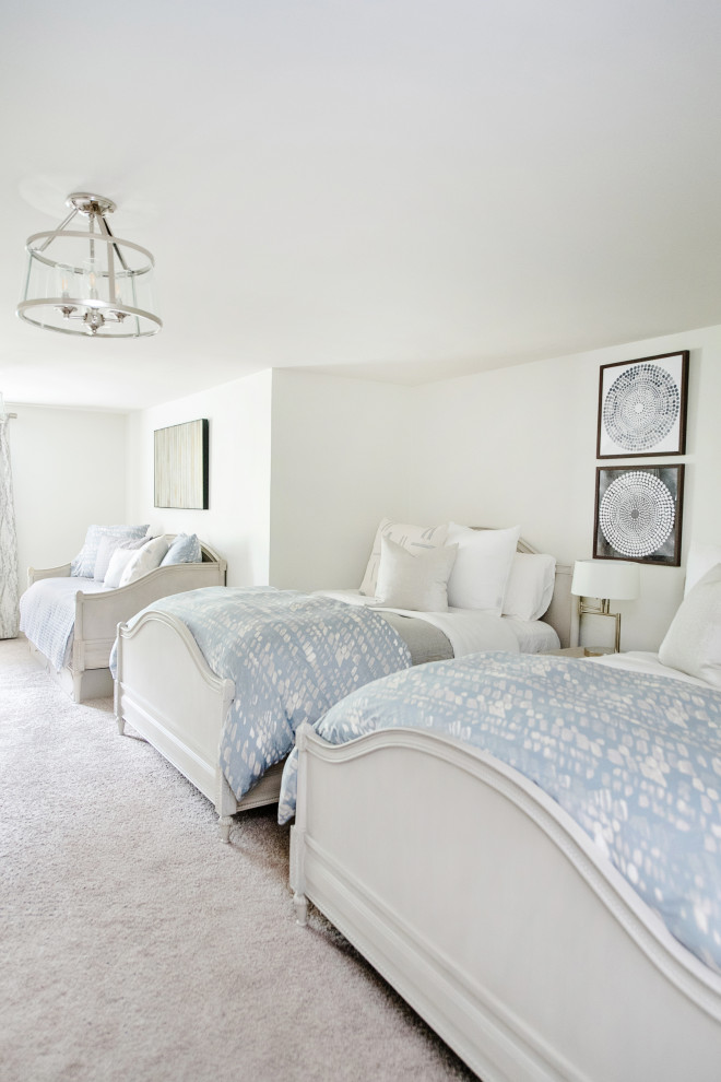 Inspiration for a modern home design remodel in Cincinnati