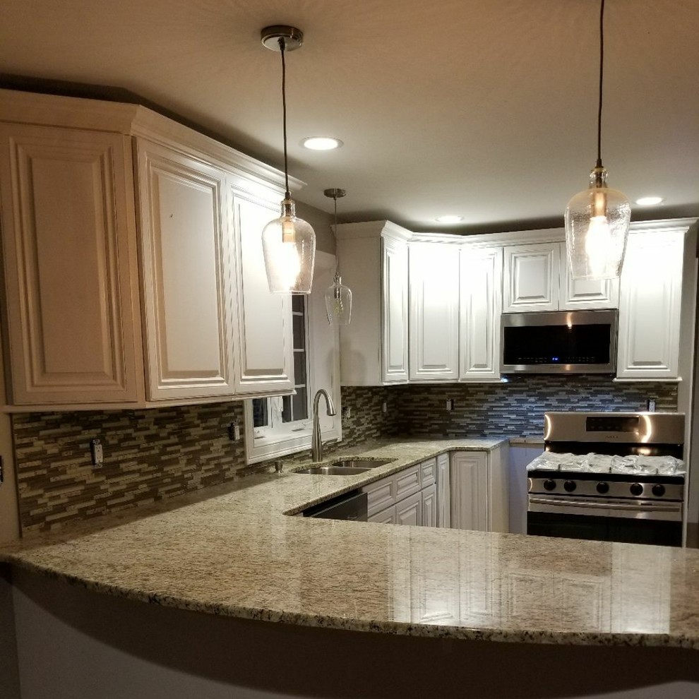 Kitchen - kitchen idea in Boston