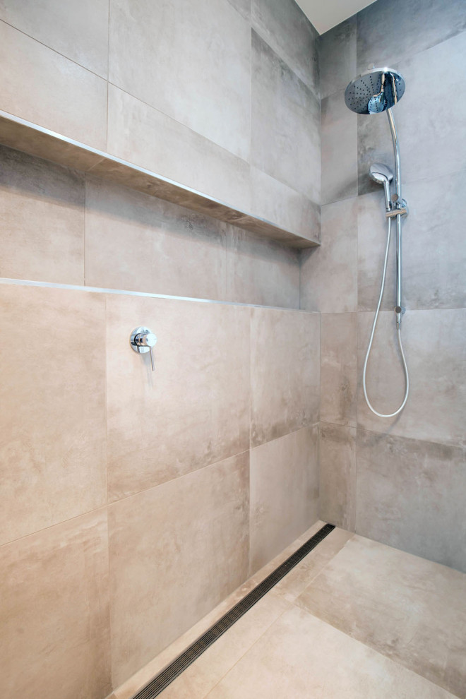 Design ideas for a contemporary bathroom in Sydney.