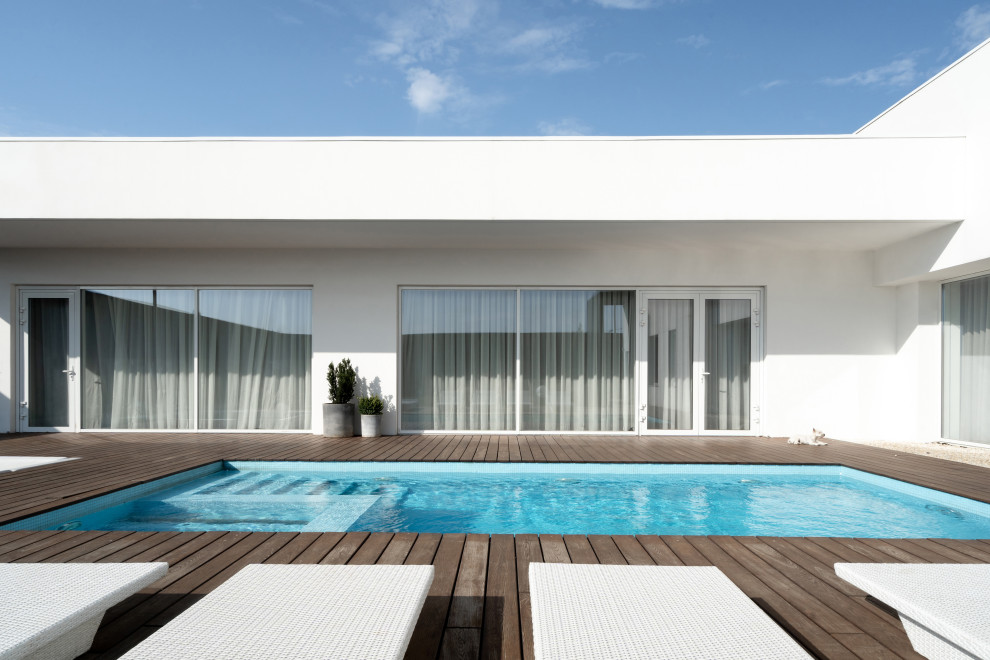 Белый дом на юге России