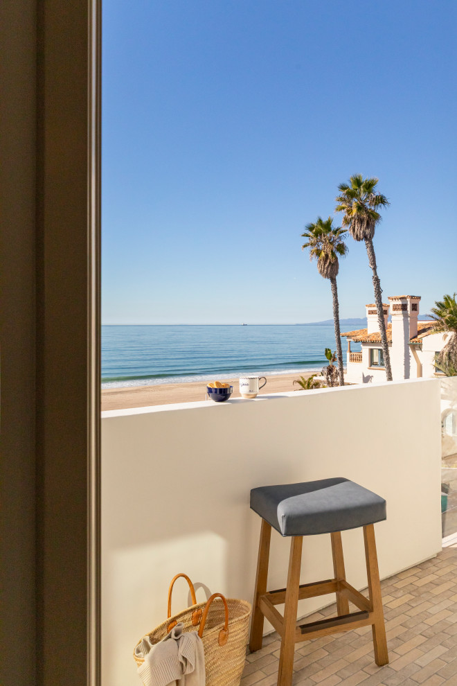 Deck - coastal deck idea in Los Angeles
