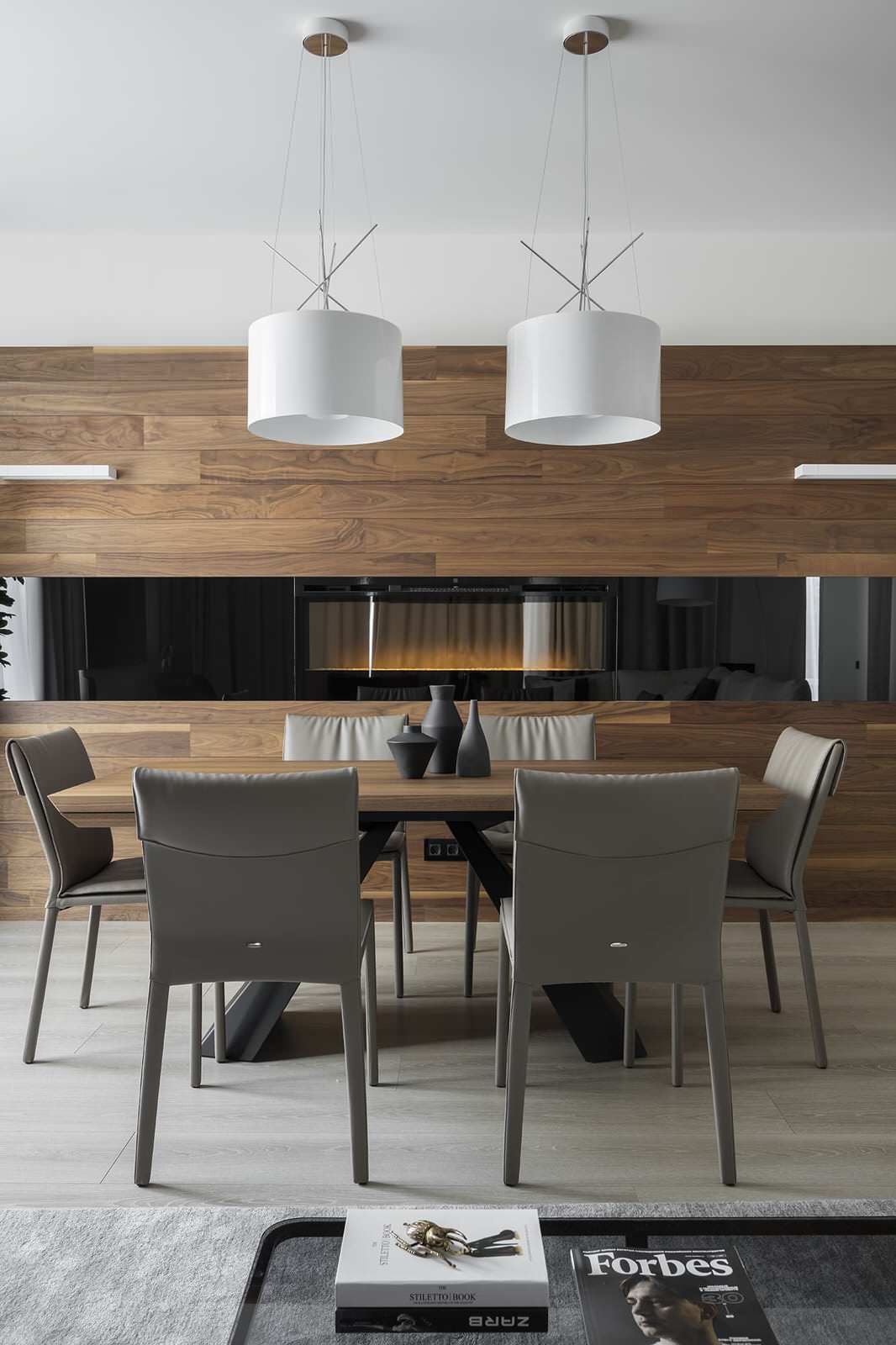 Обзор современной квартиры 170 квм. Полы без плинтуса. Двери в потолок.