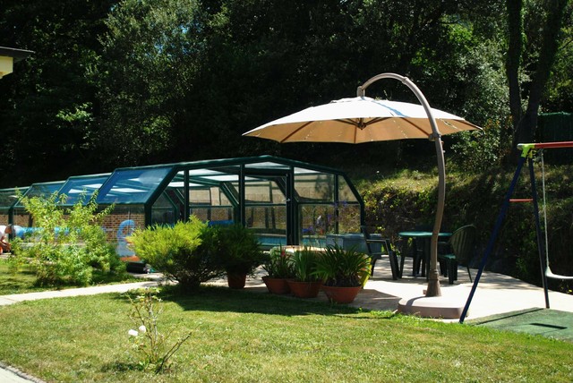 Chalet en G&uuml;e&ntilde;es country-courtyard