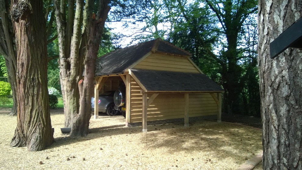 Mid-sized traditional shed and granny flat in Hertfordshire.