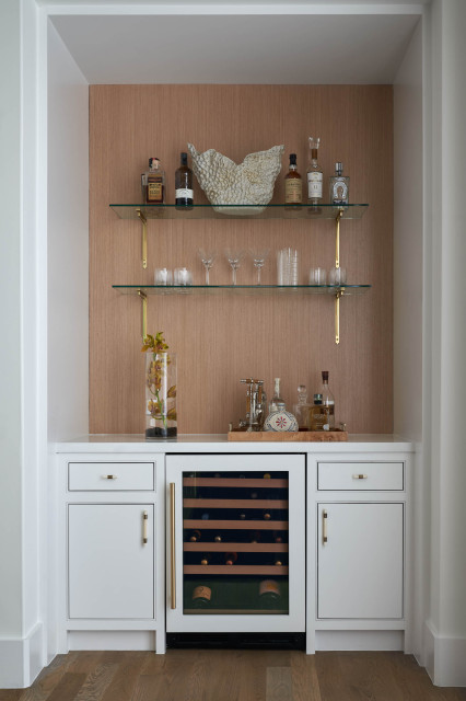Transitional Cottage transitional-home-bar