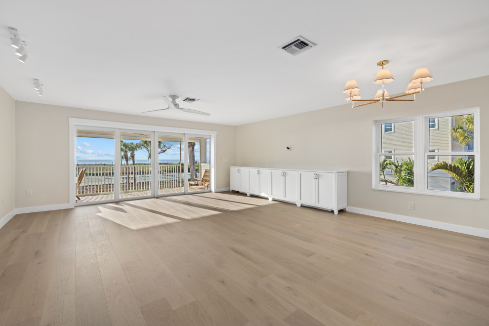 The Gulf Shores Residence - Beachfront Modern Living