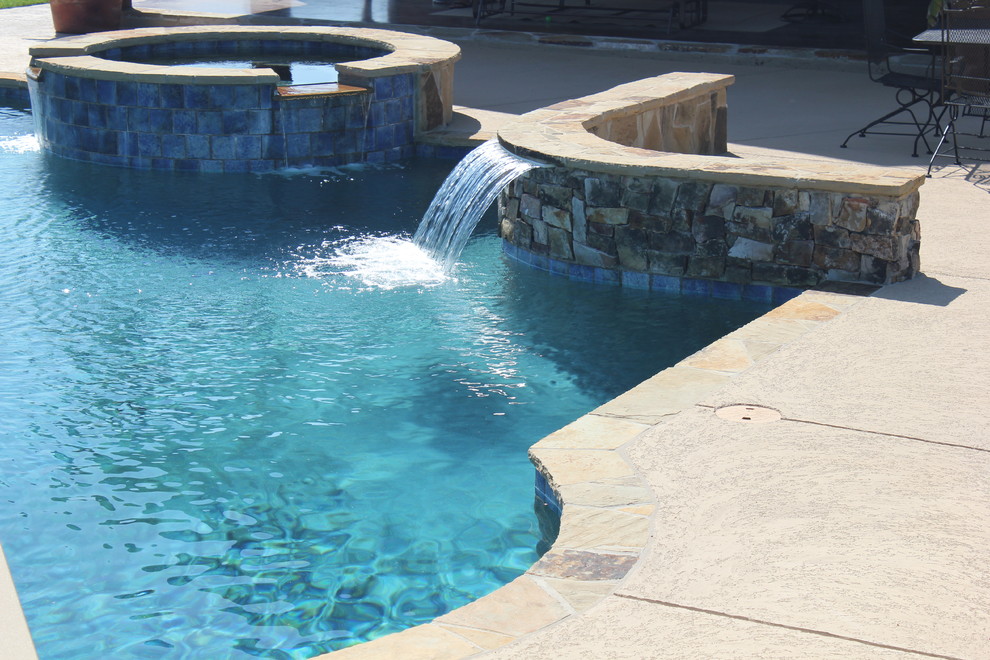 Photo of a traditional pool in New Orleans.