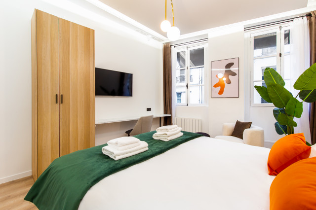 Saint Sulpice contemporary-bedroom