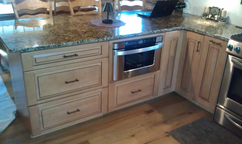 Inspiration for a rustic home design remodel in New York