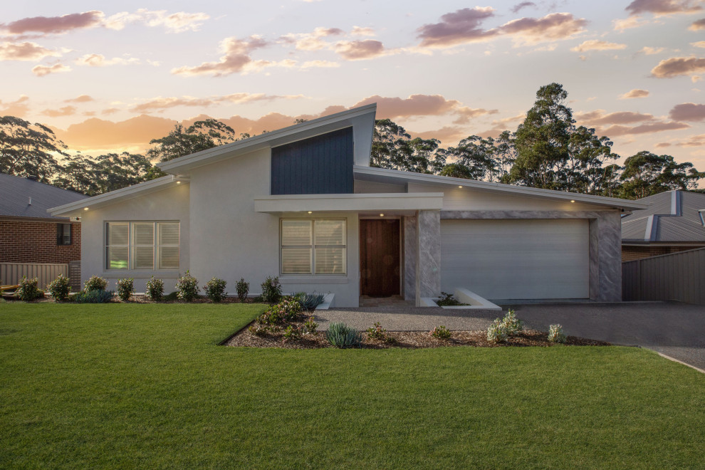 Large beach style one-storey exterior in Central Coast.