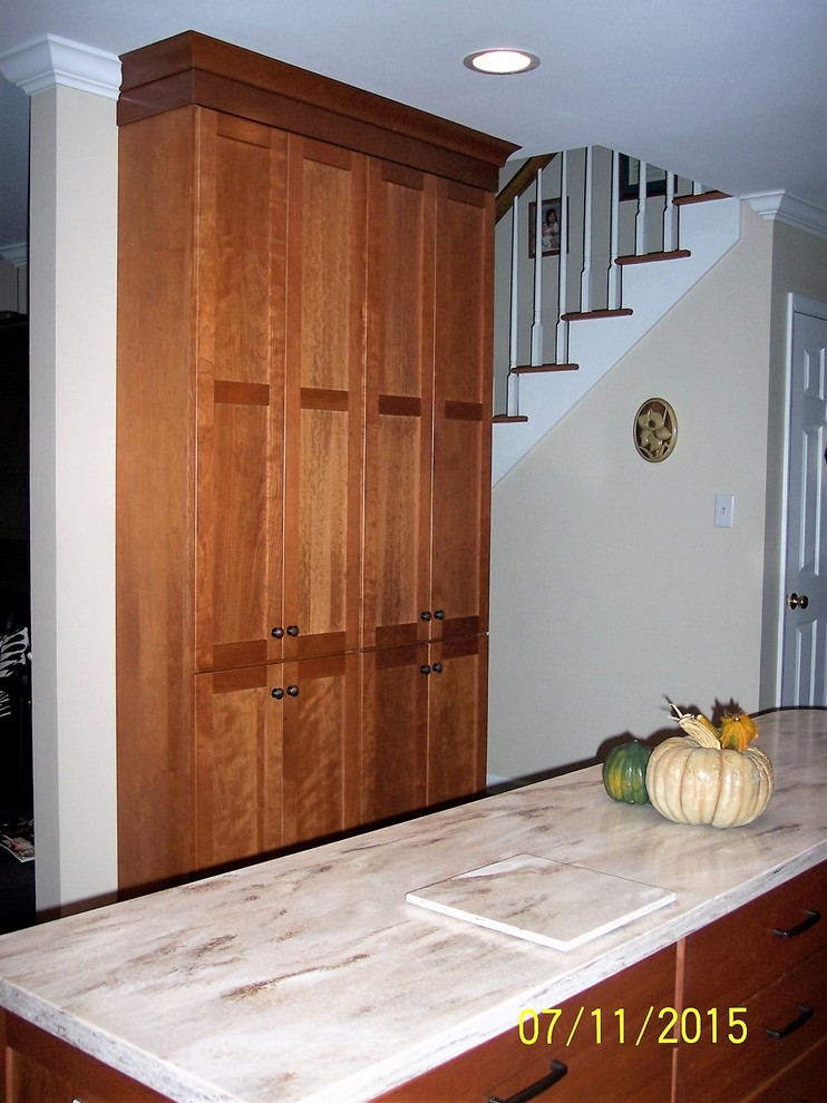 Inspiration for a mid-sized transitional home design remodel