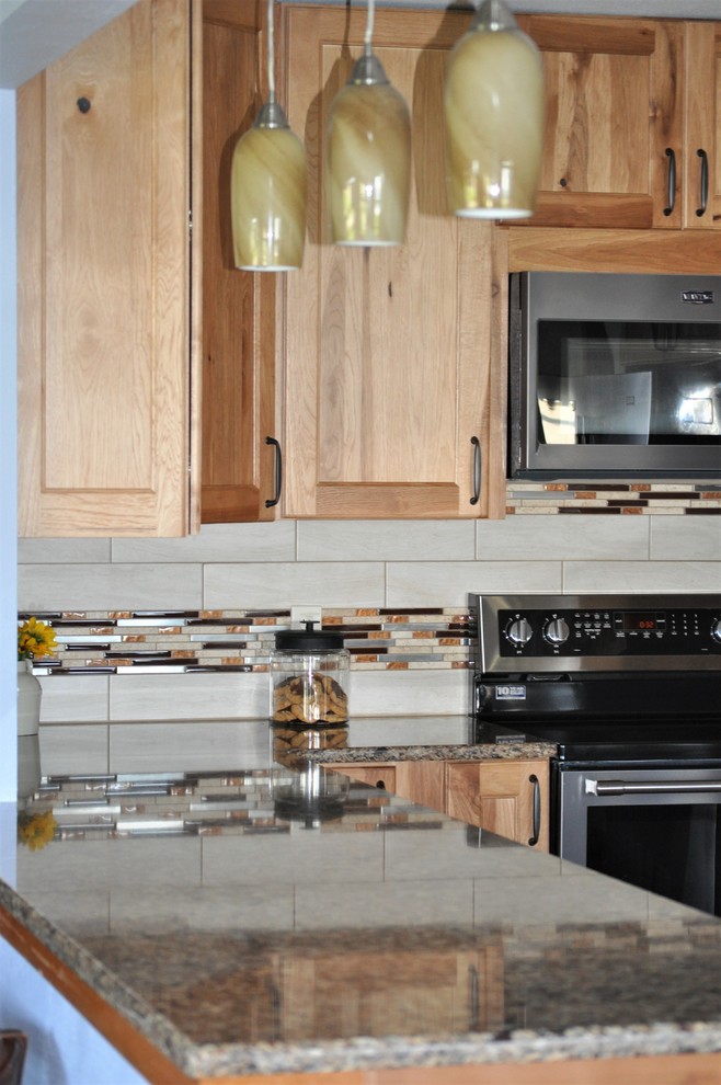 Kitchen - kitchen idea in Cedar Rapids