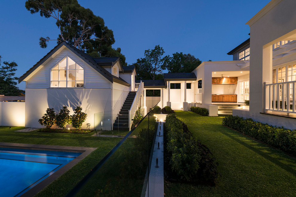 Design ideas for a large traditional exterior in Perth.