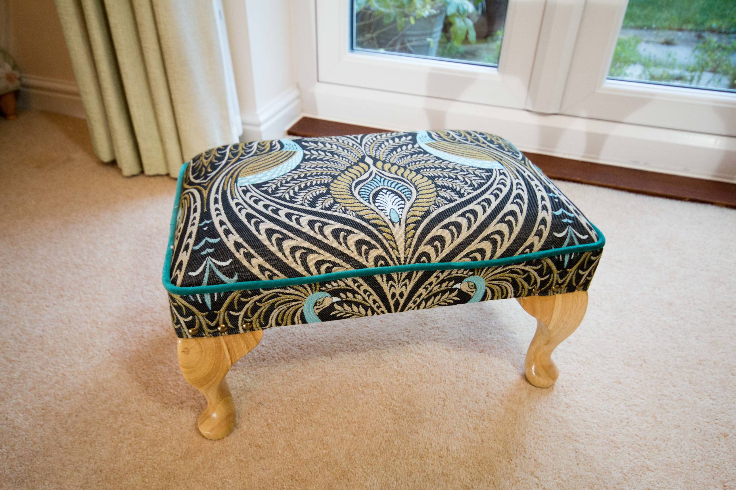 Footstools and Ottomans