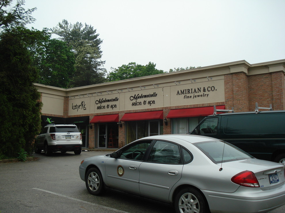 Lancaster Ave