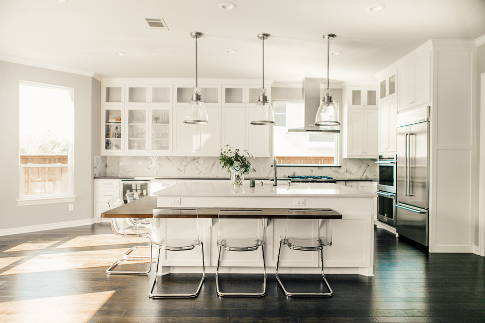 Example of a minimalist kitchen design in Dallas