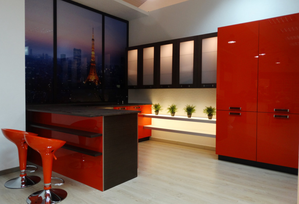 Яркая кухня в современном стиле