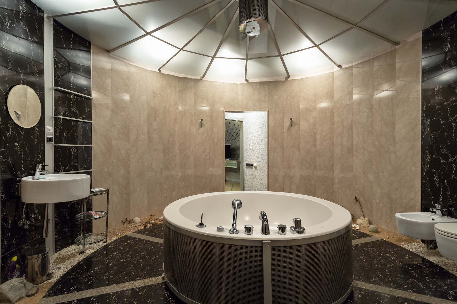 Современная квартира с одной спальней на Остоженке