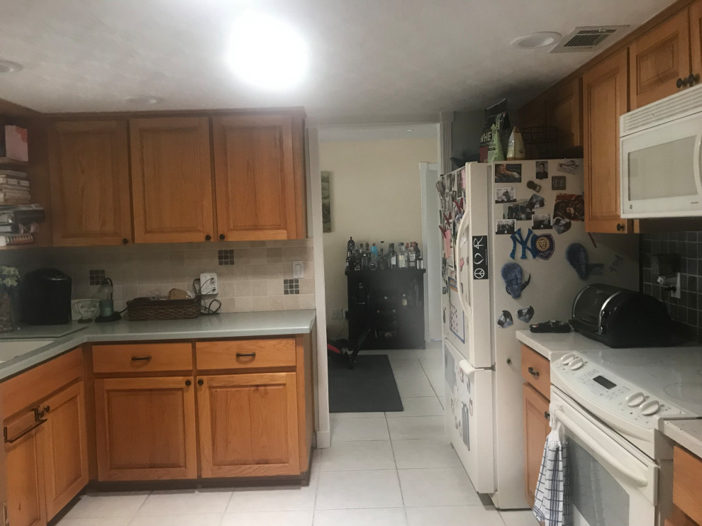Inspiration for a transitional kitchen remodel in Orlando
