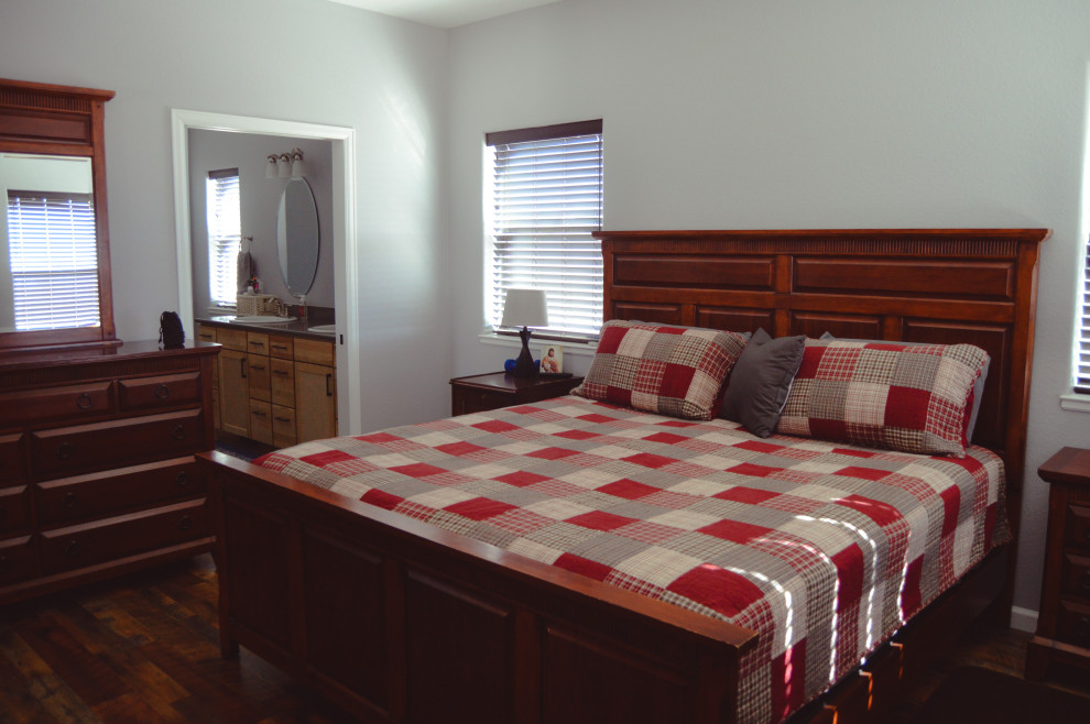 Hickory Harvest - Master Bed & Bath