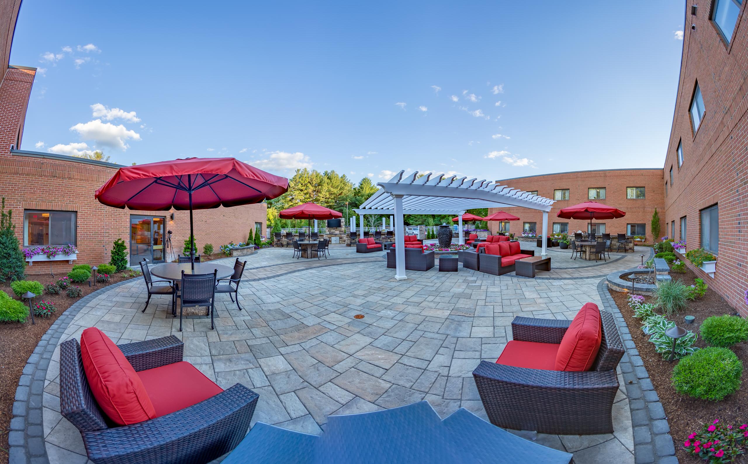 Wilmington, Massachusetts Courtyard