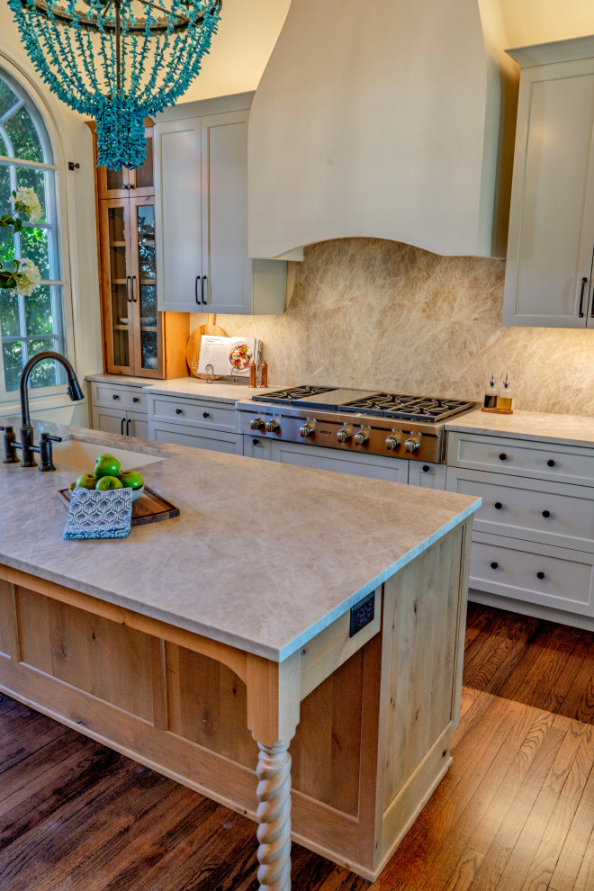 Modern Mediterranean Kitchen