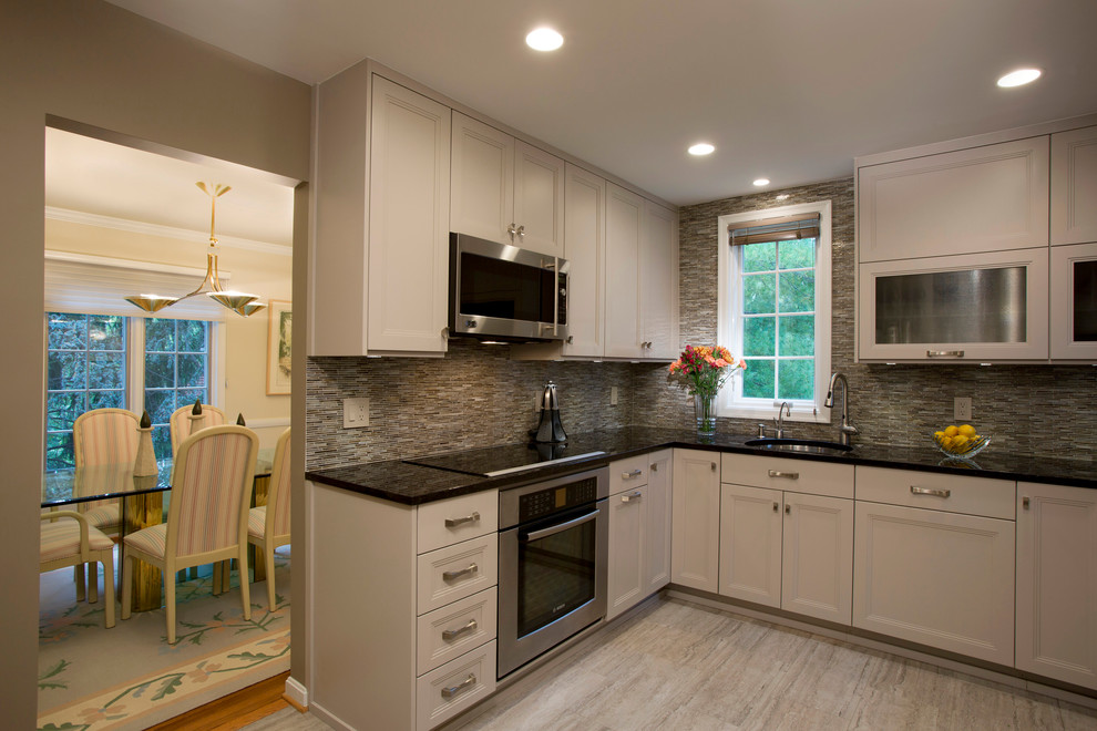 Example of a transitional kitchen design in DC Metro