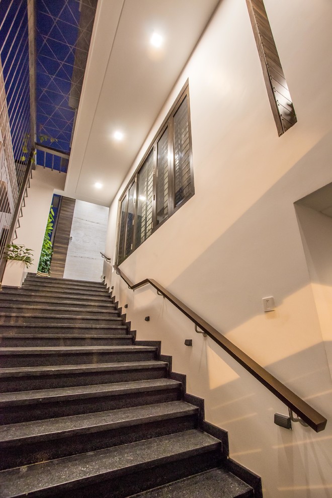 This is an example of a contemporary staircase in Bengaluru.
