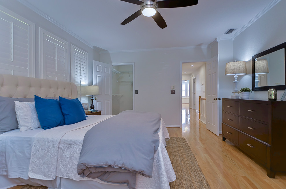 This is an example of a contemporary bedroom in Tampa.