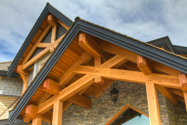 Timber Frame City Home Traditional Exterior Vancouver by Kettle River Timberworks Ltd.