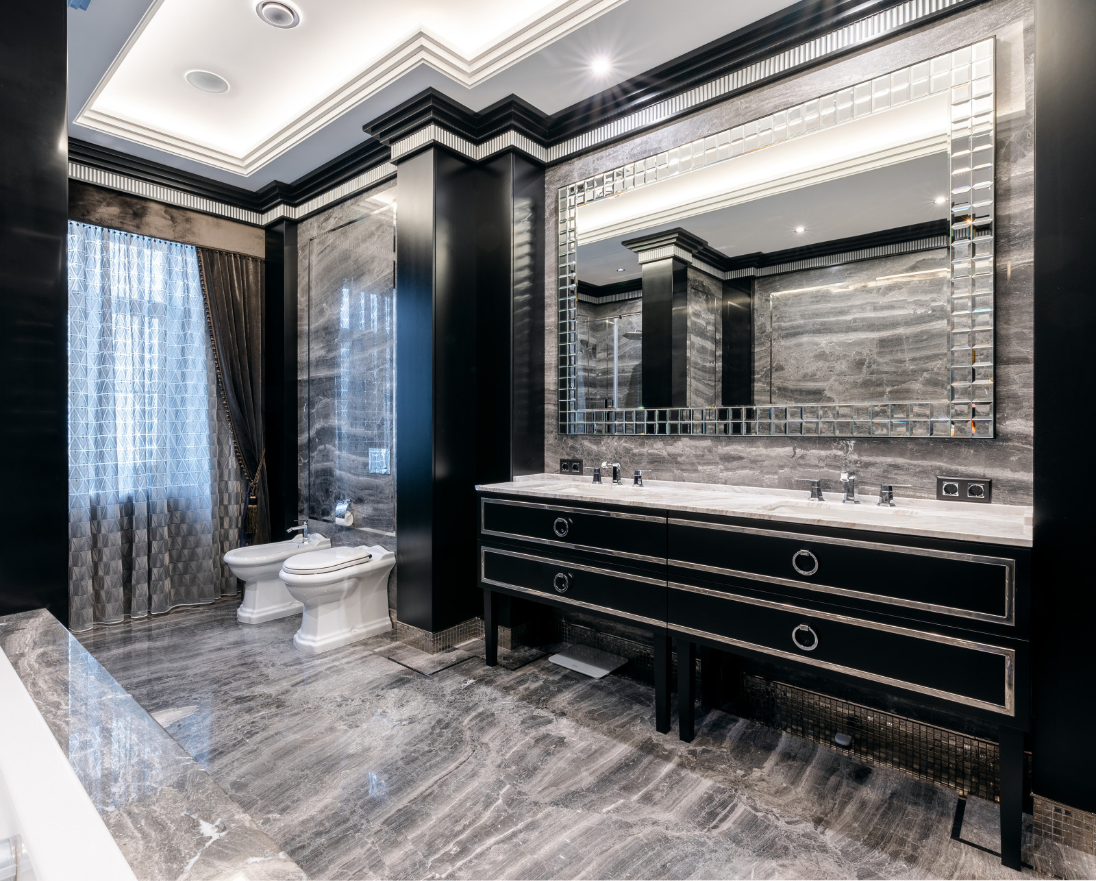 Тёмная роскошь