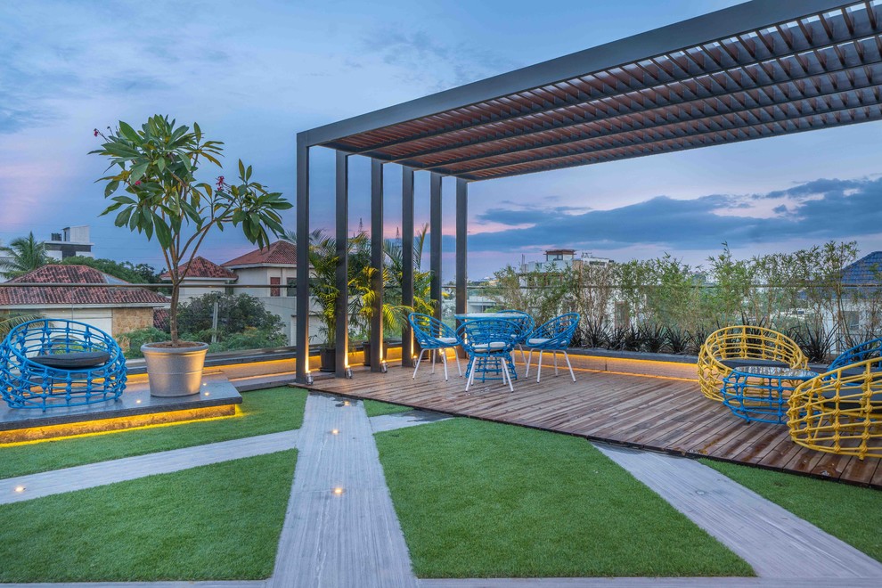 This is an example of a contemporary deck in Hyderabad.