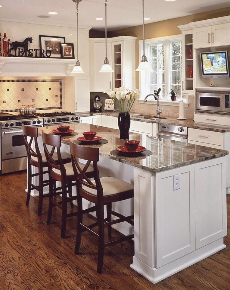 Inspiration for a transitional kitchen remodel in Boston