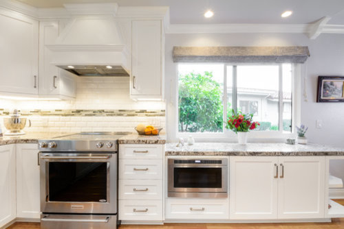 Kitchen - kitchen idea in Orange County