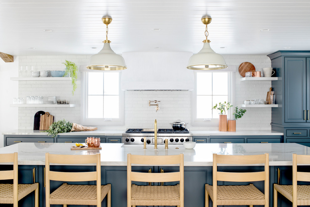 Inspiration for a beach style kitchen in Los Angeles.