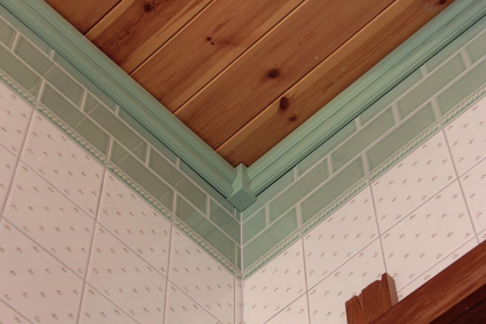 Ванная в доме из бревна