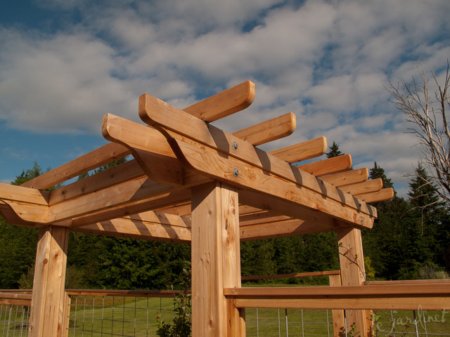 Critter Resistant Vegetable Garden Design rustic-garden