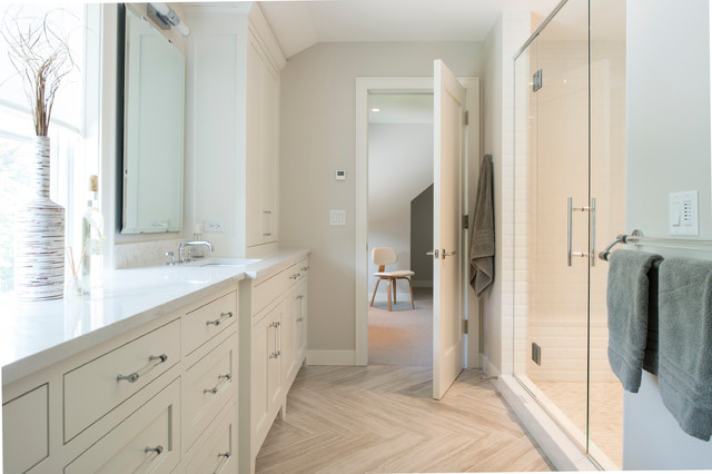 Modern Cape Cod bord-de-mer-salle-de-bain