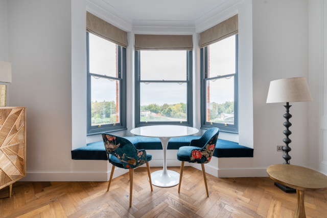 RIVER VIEW APARTMENT eklektisk-vardagsrum
