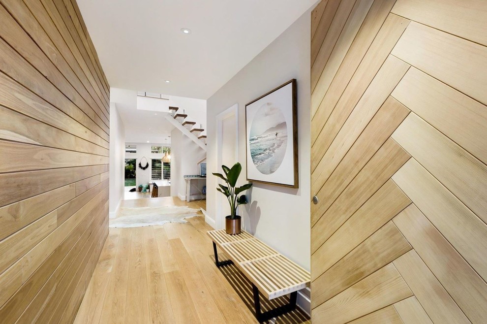 Design ideas for a contemporary entryway in Sydney.